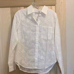 NWT Neuflora White Floral Button-Up Shirt